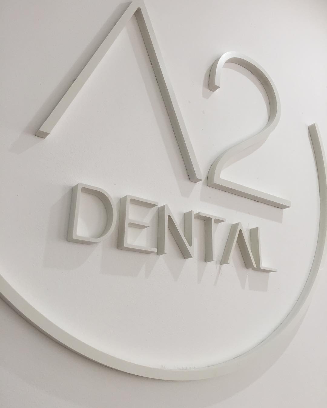 Letras corpóreas en PVC A2 Dental